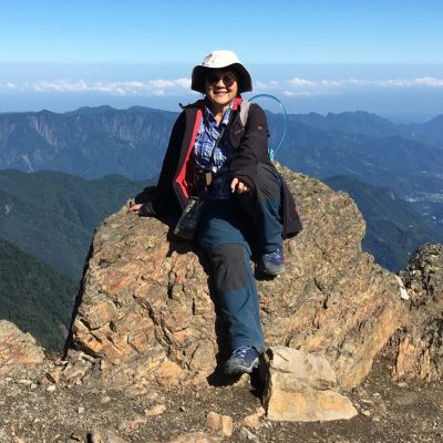 蘇老師的近照請裁成近照 蘇老師的近照請裁成近照
